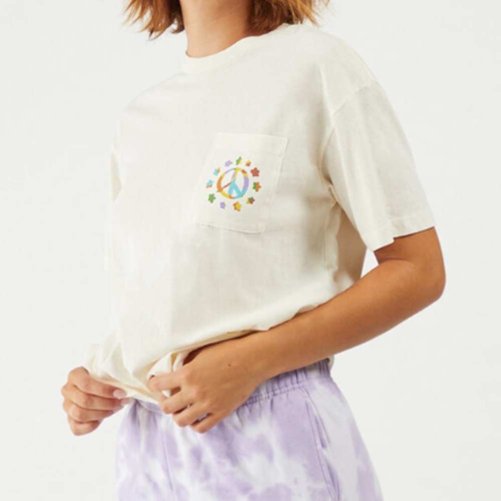 Desert Dreamer Peace Pocket Tee Shirt Small